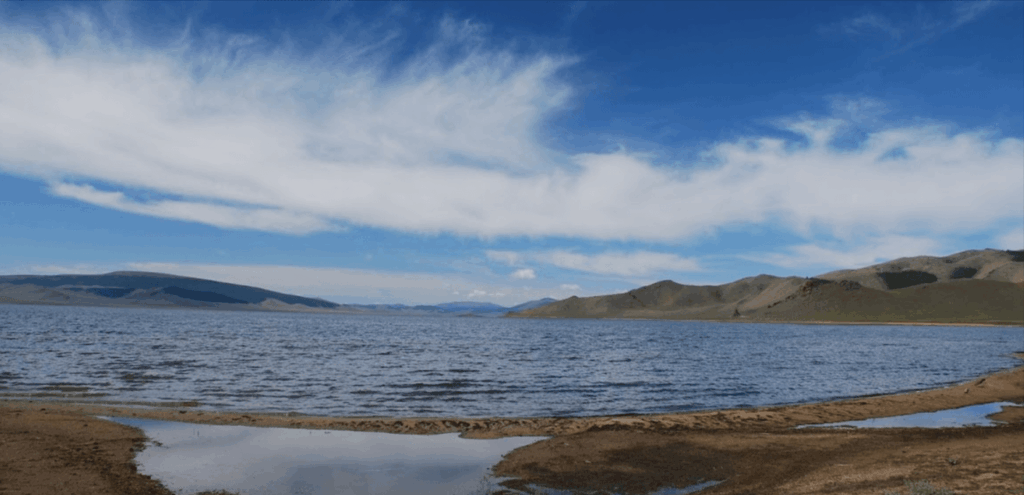 Visiting the Stunning and Remote White Lake (Terkhiin Tsagaan Nuur)
